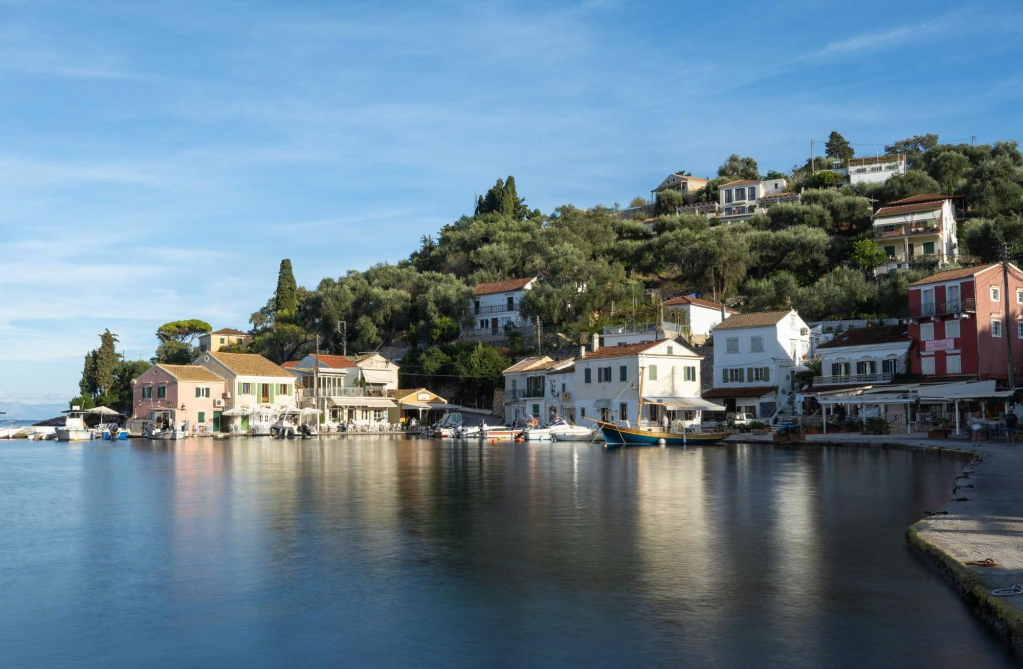 Pangolas Apartments Paxos Longós Exterior foto