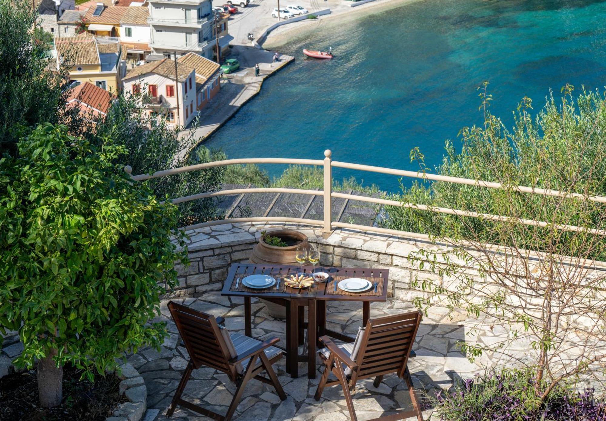 Pangolas Apartments Paxos Longós Exterior foto